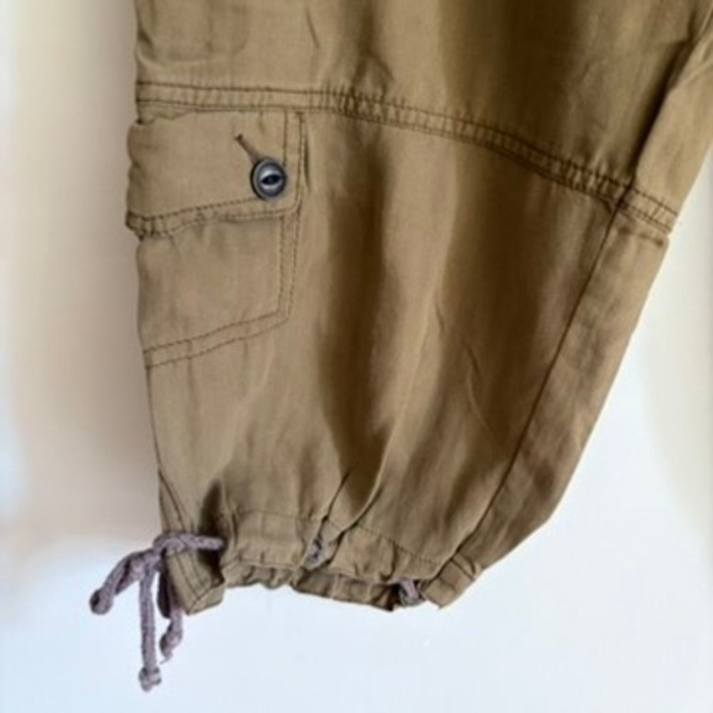 Hei Hei Anthropologie Silk Cotton Cargo Capri Pants Size 8 Olive Green Utility - Picture 2 of 10